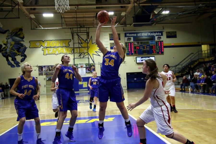 Girls Basketball Victorious in First Round of Sectionals