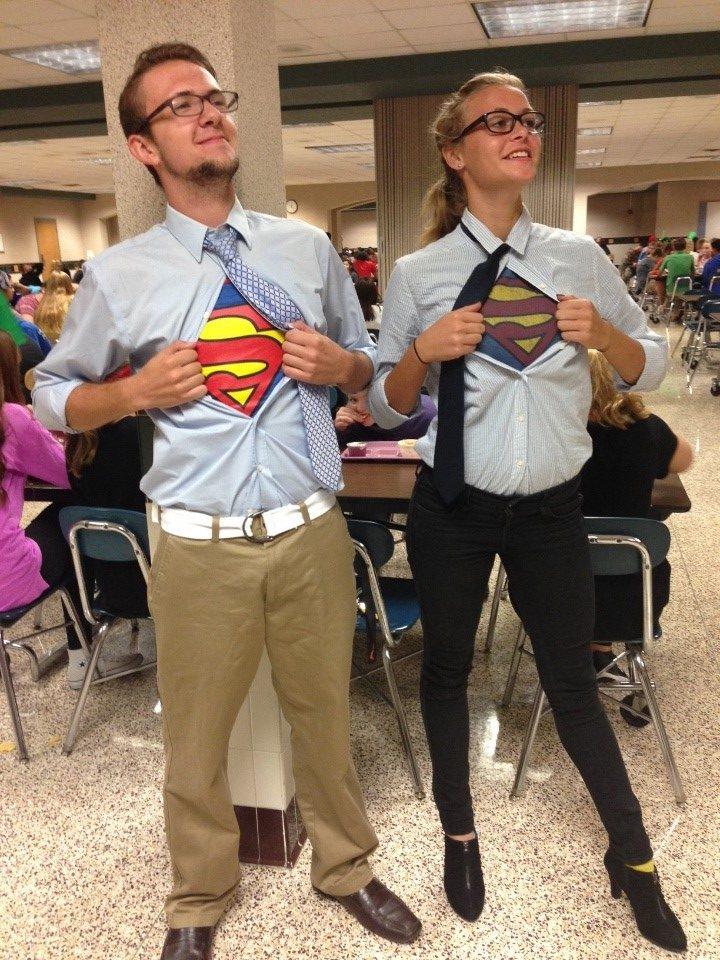 Homecoming 2016: Squad/Duo Day – The Knightly Scroll
